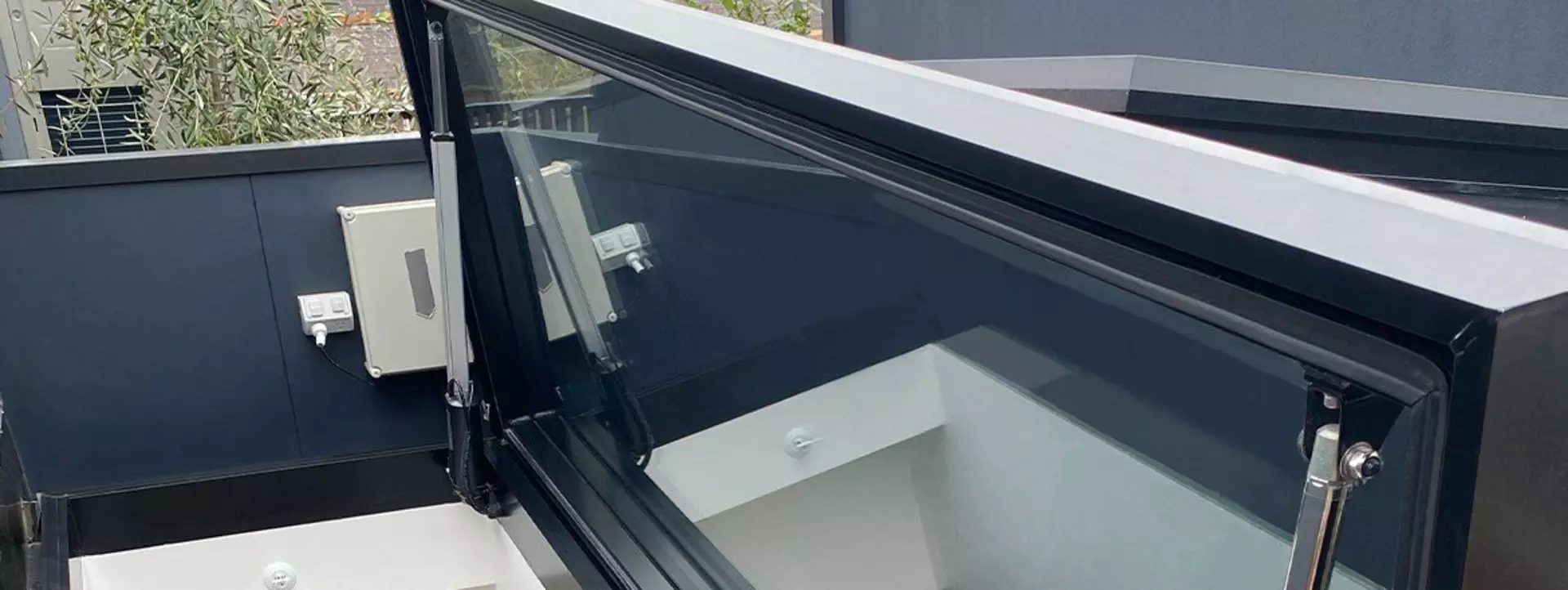 Atlite skydoor