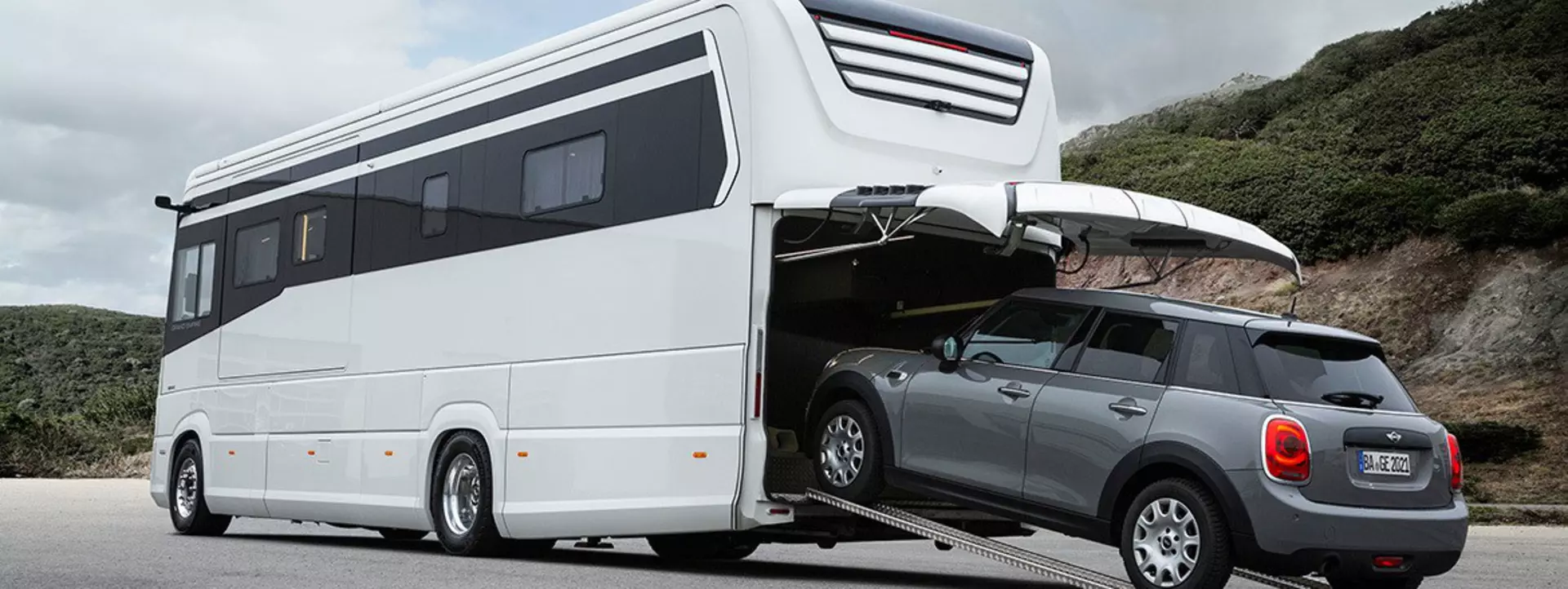 LINAK® electric actuators open and close rear hatch in the MORELO motorhome