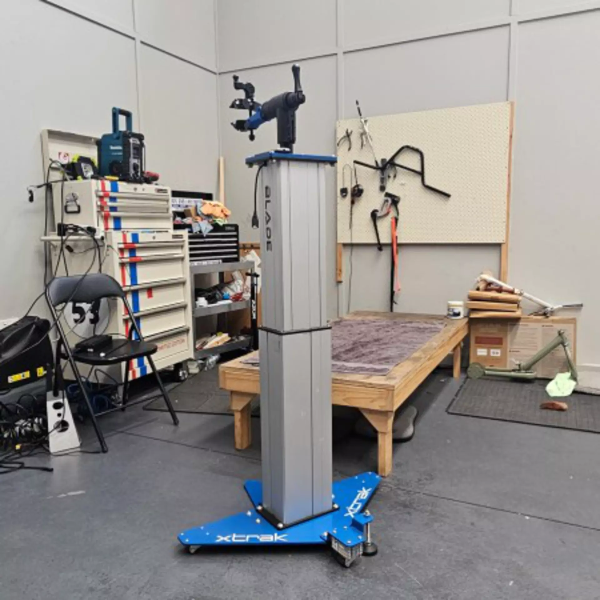 Blade Commercial's The Blade Lifter, e-bike lift system powered by LINAK products