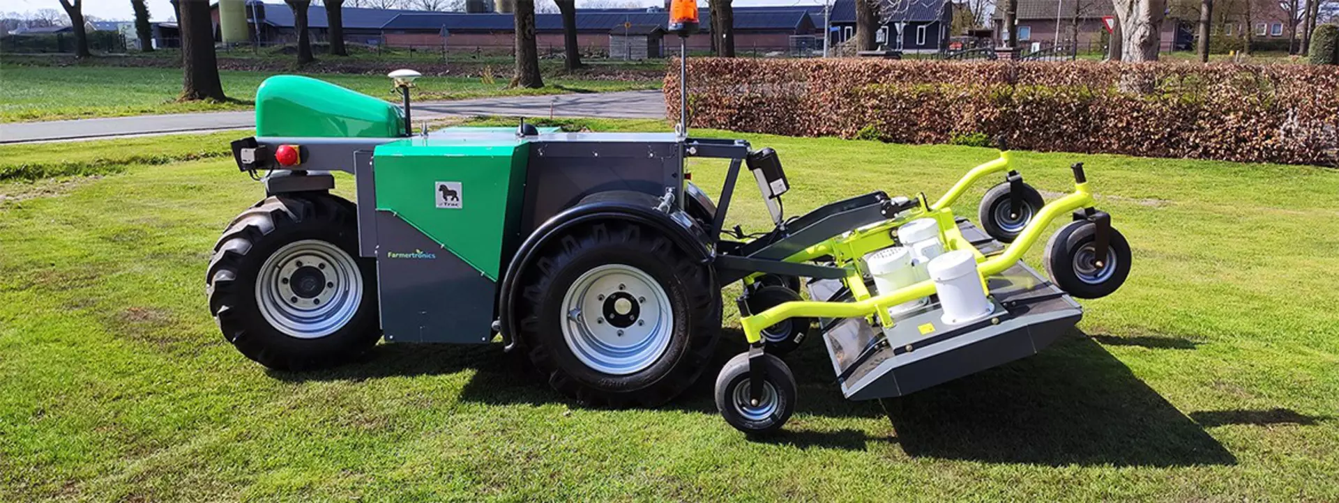 Driverless tractor by Farmertronics