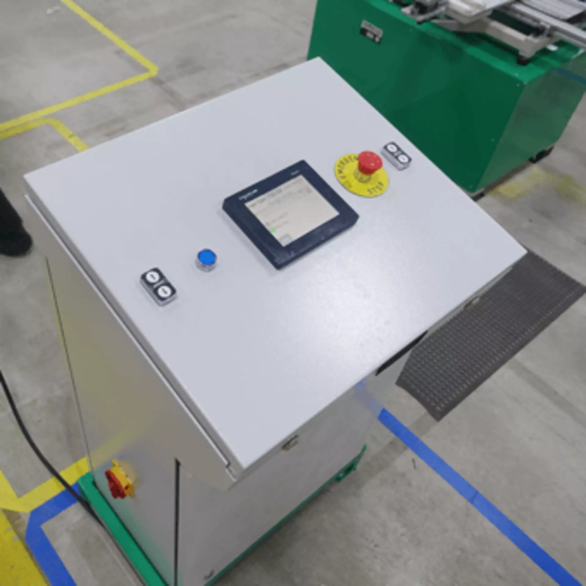 The PLC control system compatible with the LINAK actuators
