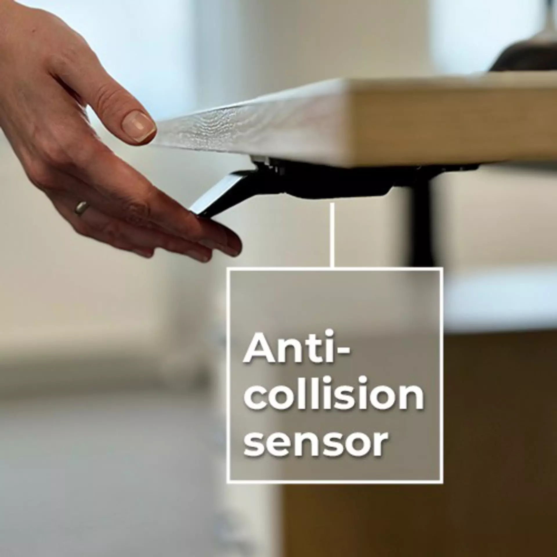 LINAK DPI1K and DPI1C: desk panels with built-in anti-collision desk sensor – protect the sit-stand desk