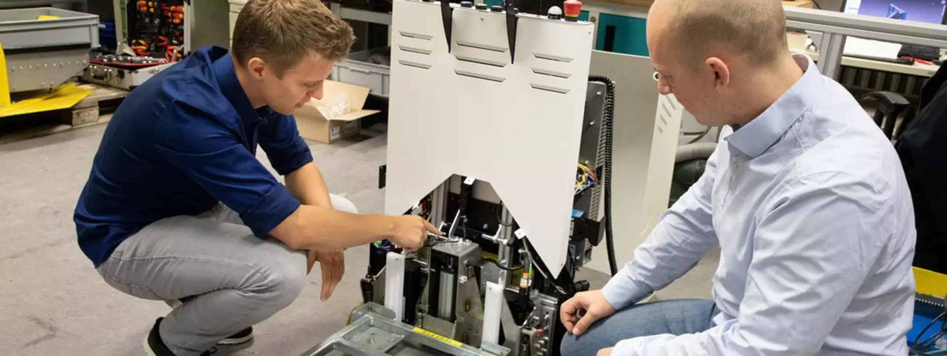 Kristof Parz (InSystems) and Marius Bruns (LINAK)