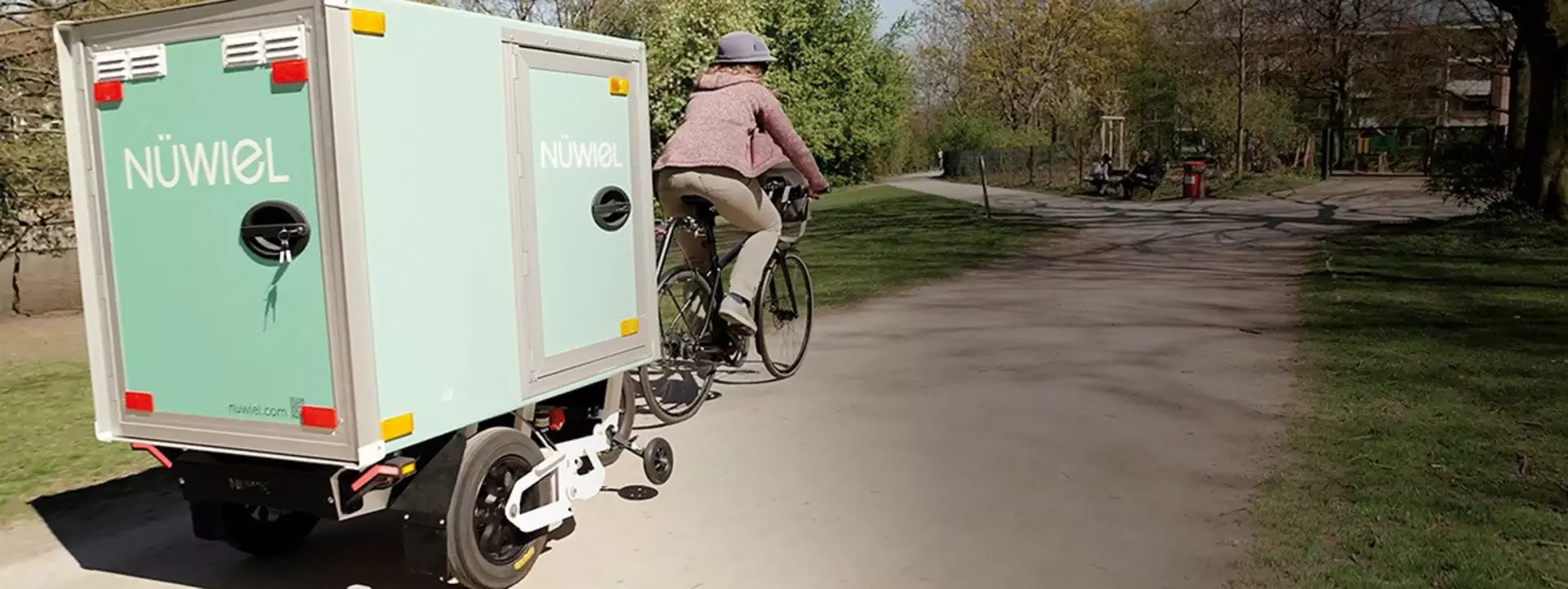 NÜWIEL eTrailer including LINAK electric actuator