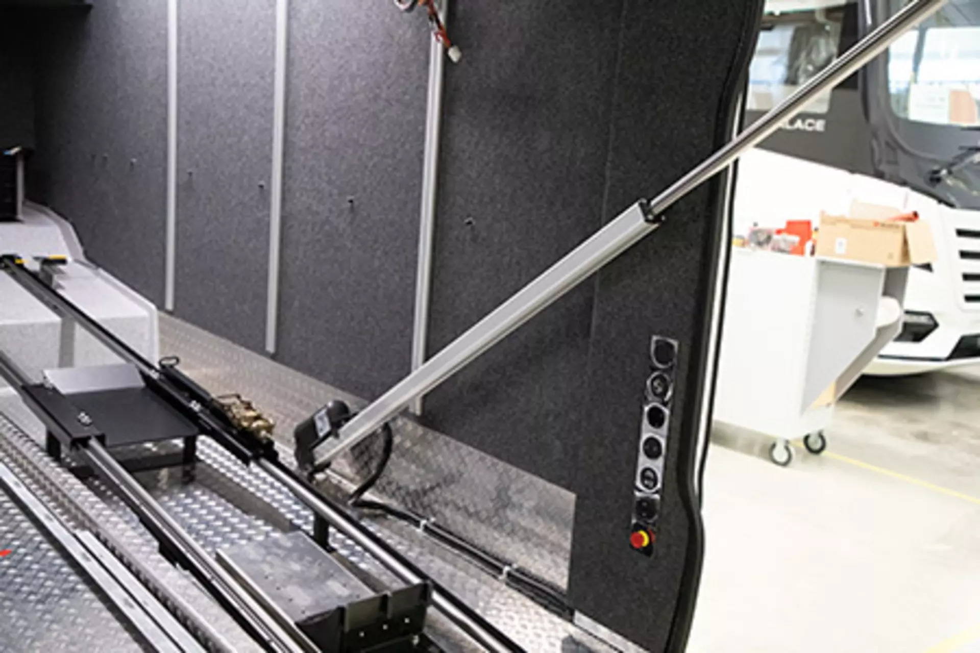 LA36 electric cylinders from LINAK® open and close the rear hatch in the MORELO motorhome